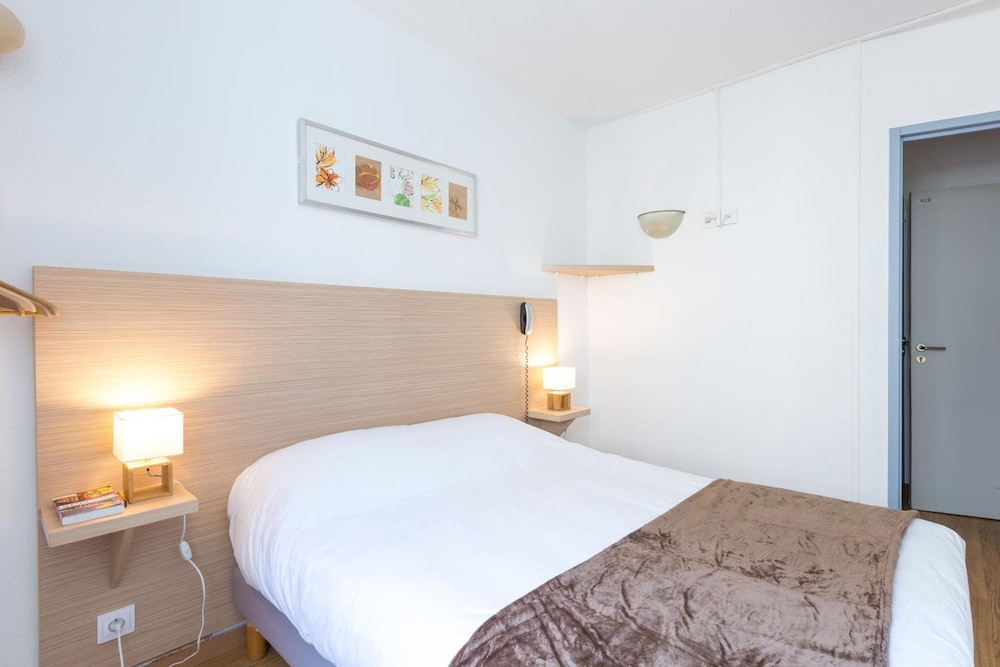 Europe Hotel 16/48