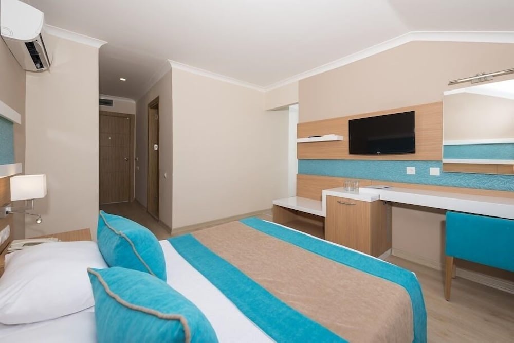 Sandy Beach Hotel 15/48