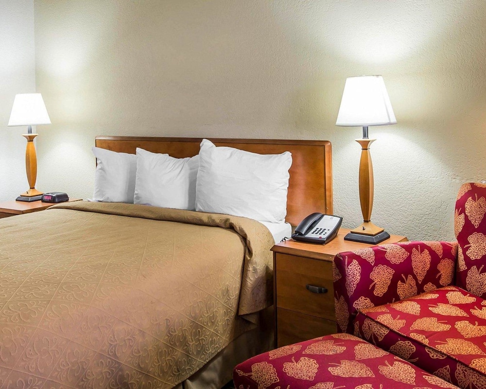 Quality Inn At the Mall - Valdosta 24/40