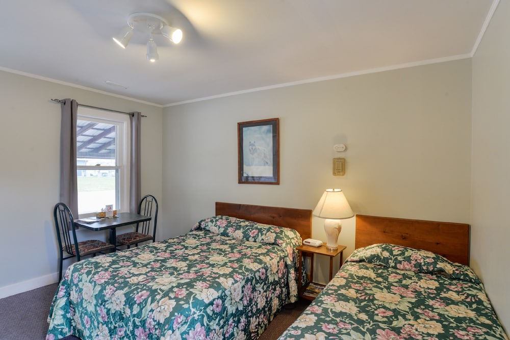 Oakwood Motel 13/56