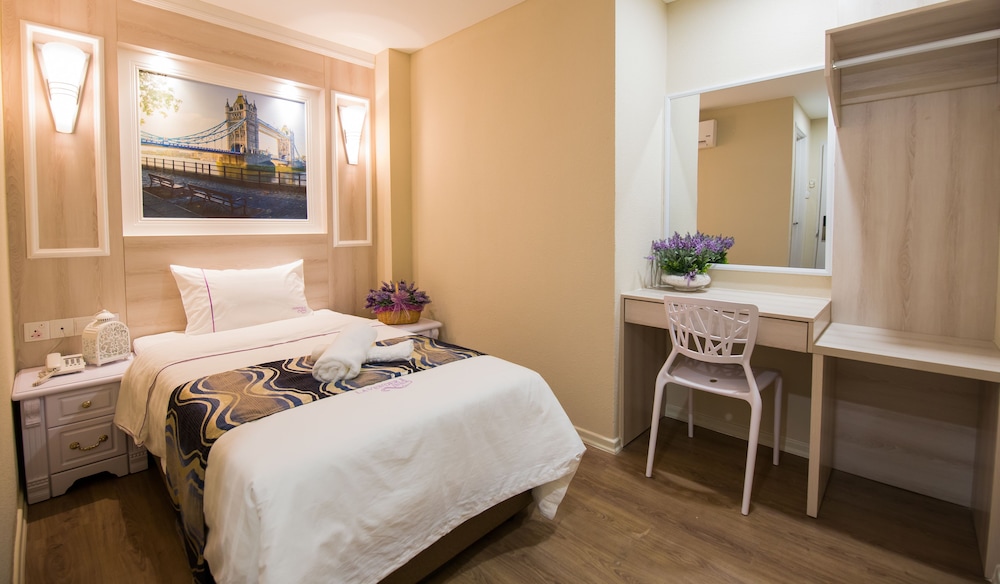 Lavender Inn Usj 8/22