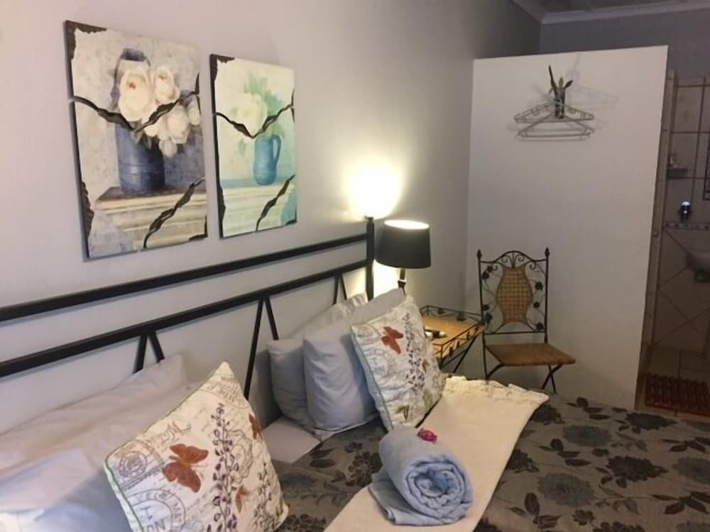 Hlulala Guesthouse 15/27