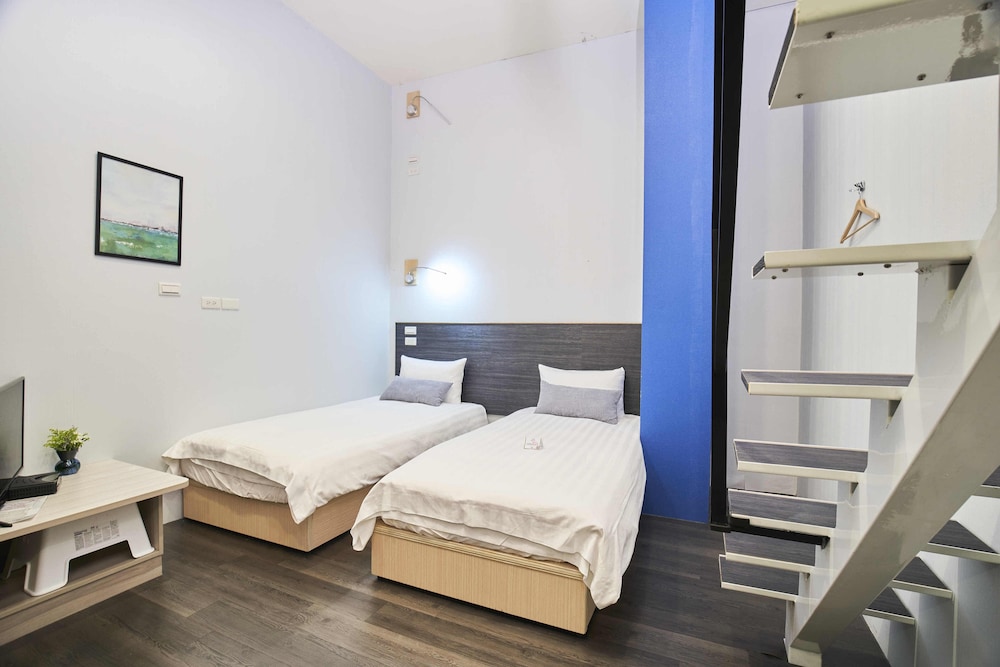 ROOM, BUNK BED