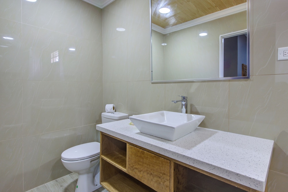 Airport Suites Hotel 59/61