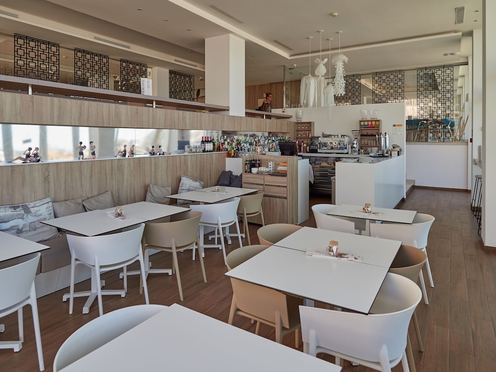 BQ Aguamarina Boutique Hotel 50/66