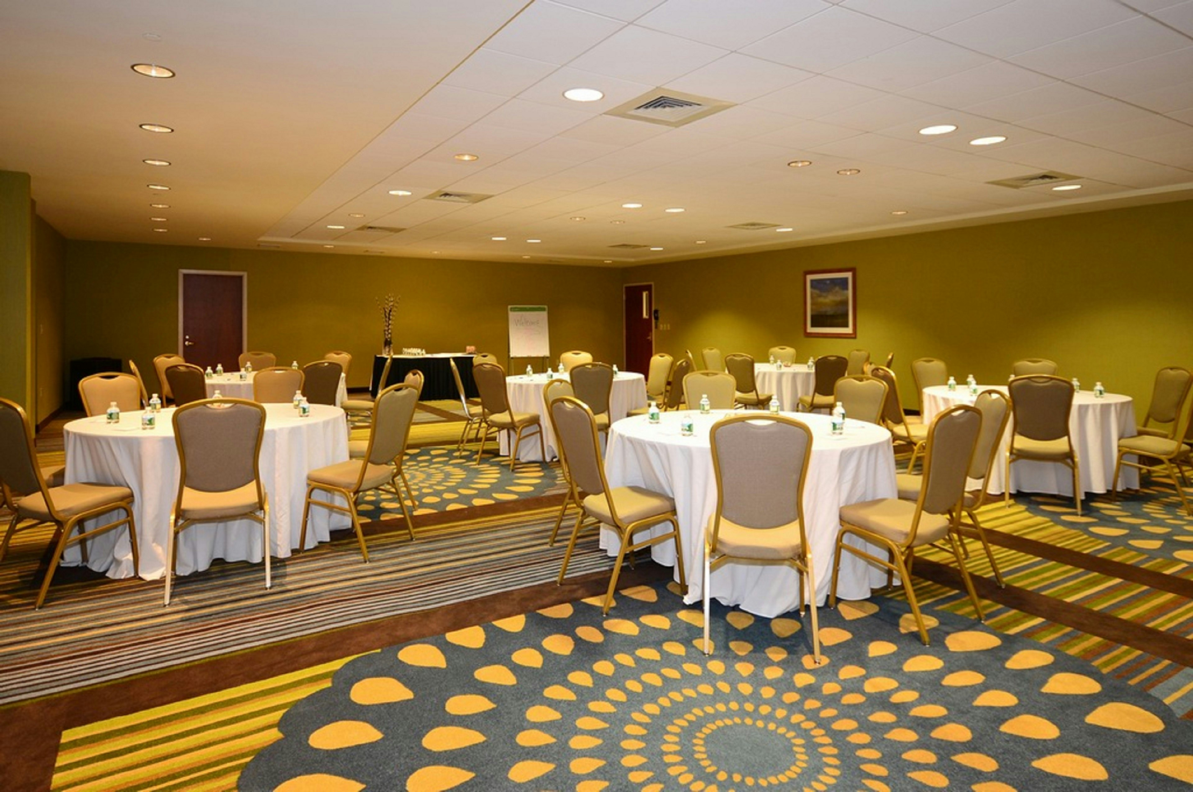 Holiday Inn Express Boston South Brockton 39/78