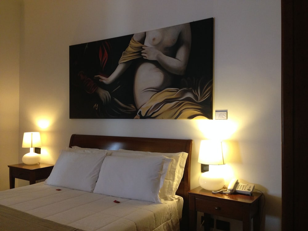 Saint Peter Six Rooms And Suites 31/67