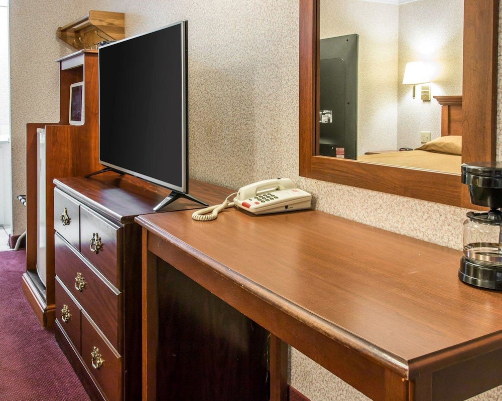 Rodeway Inn Madison Heights - Detroit 23/24