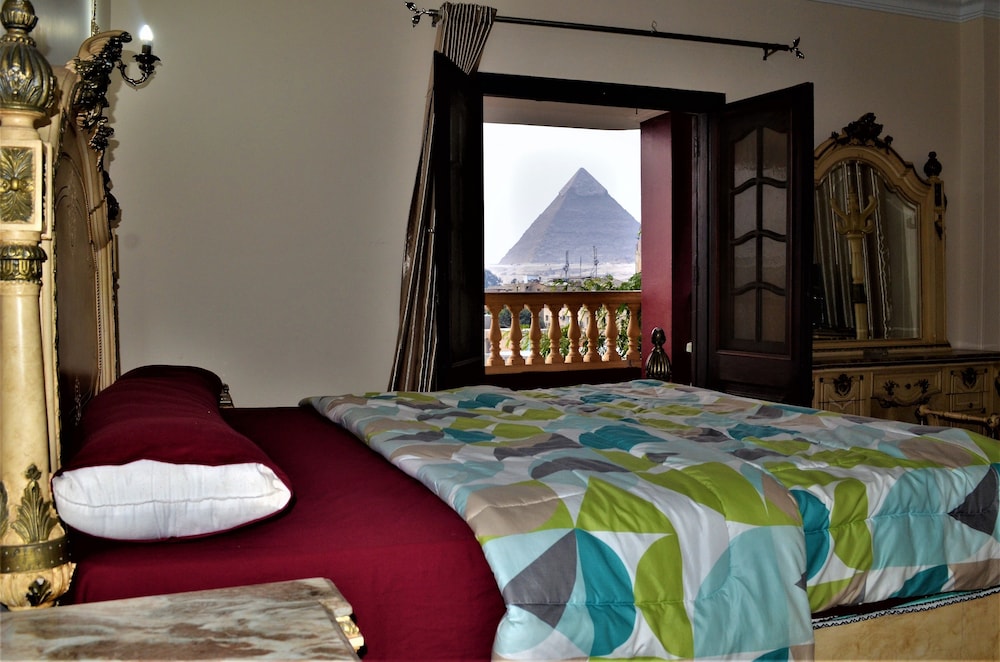 ROYAL, DOUBLE BED, PYRAMIDS VIEW, PRIVATE BATHROOM