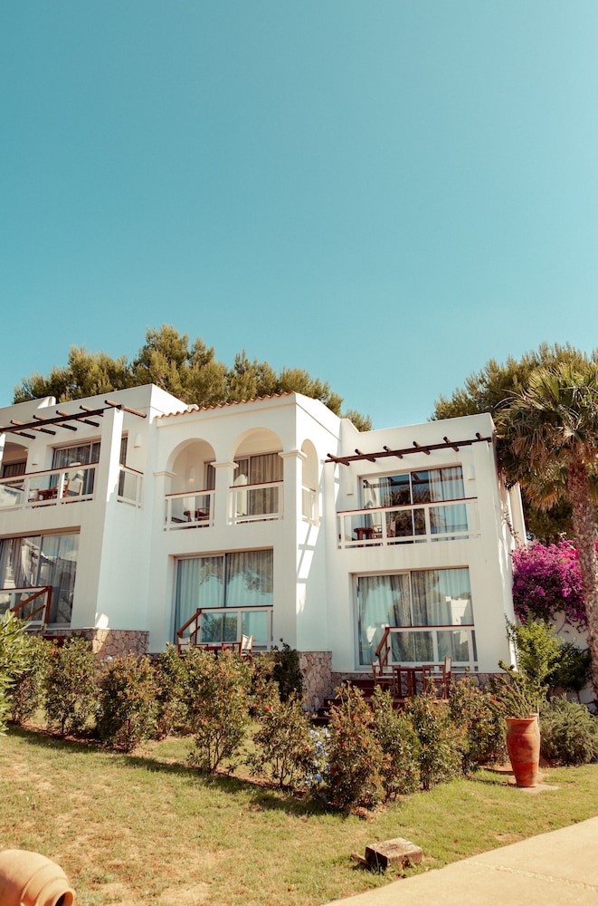 Destino Five Ibiza -5-Star Grand Luxe Resort