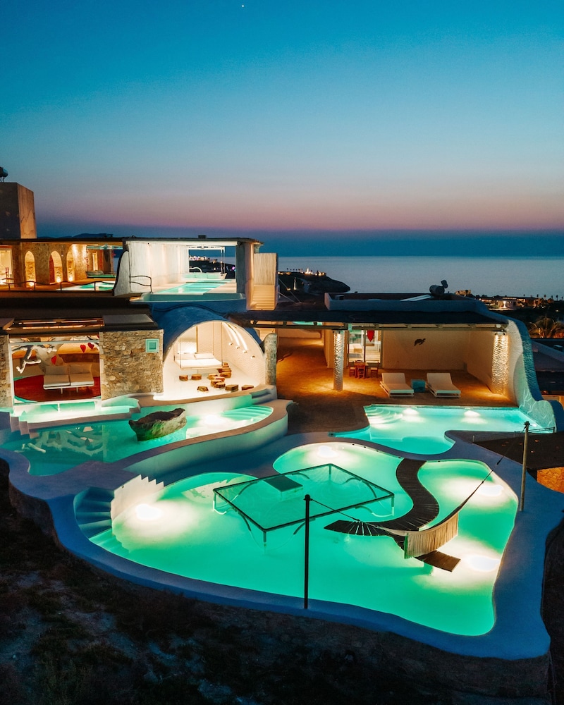 Agalia Luxury Suites 4/78