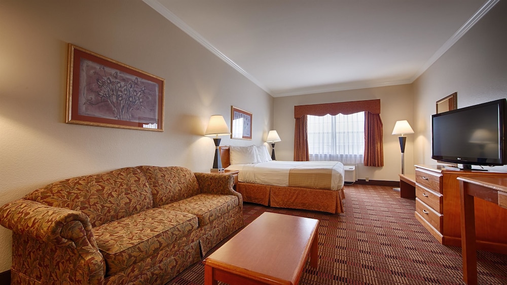 Best Western Club House Inn & Suites 27/34