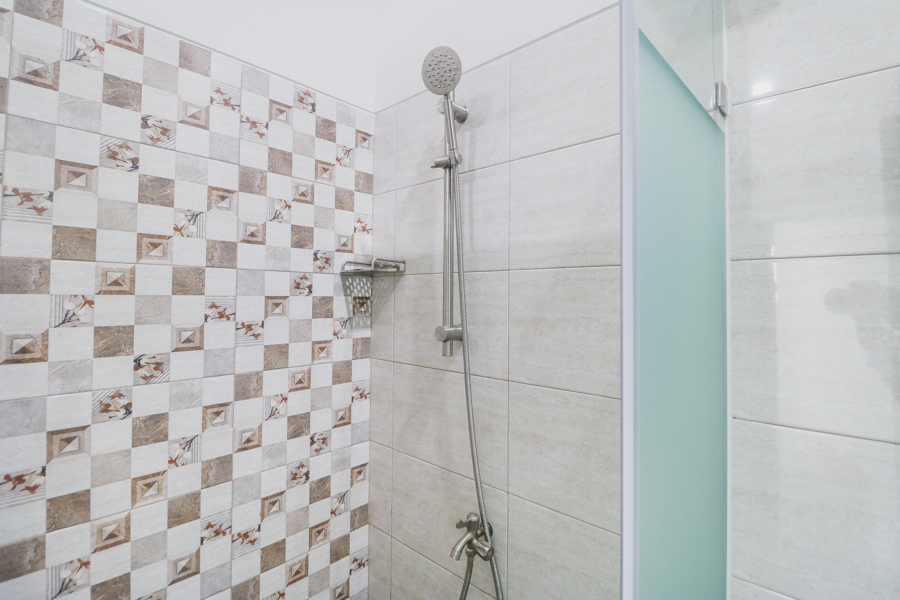 RedDoorz Plus near Living Plaza Jababeka 34/35