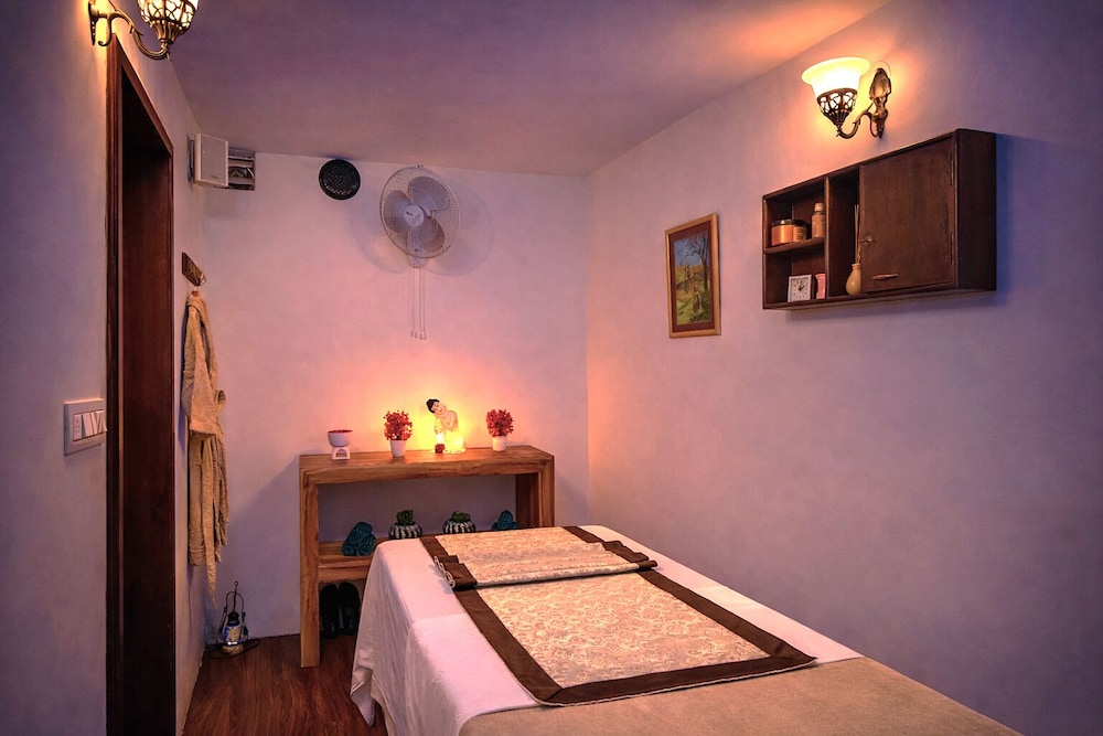 Hotel Swaroop Vilas 20/49