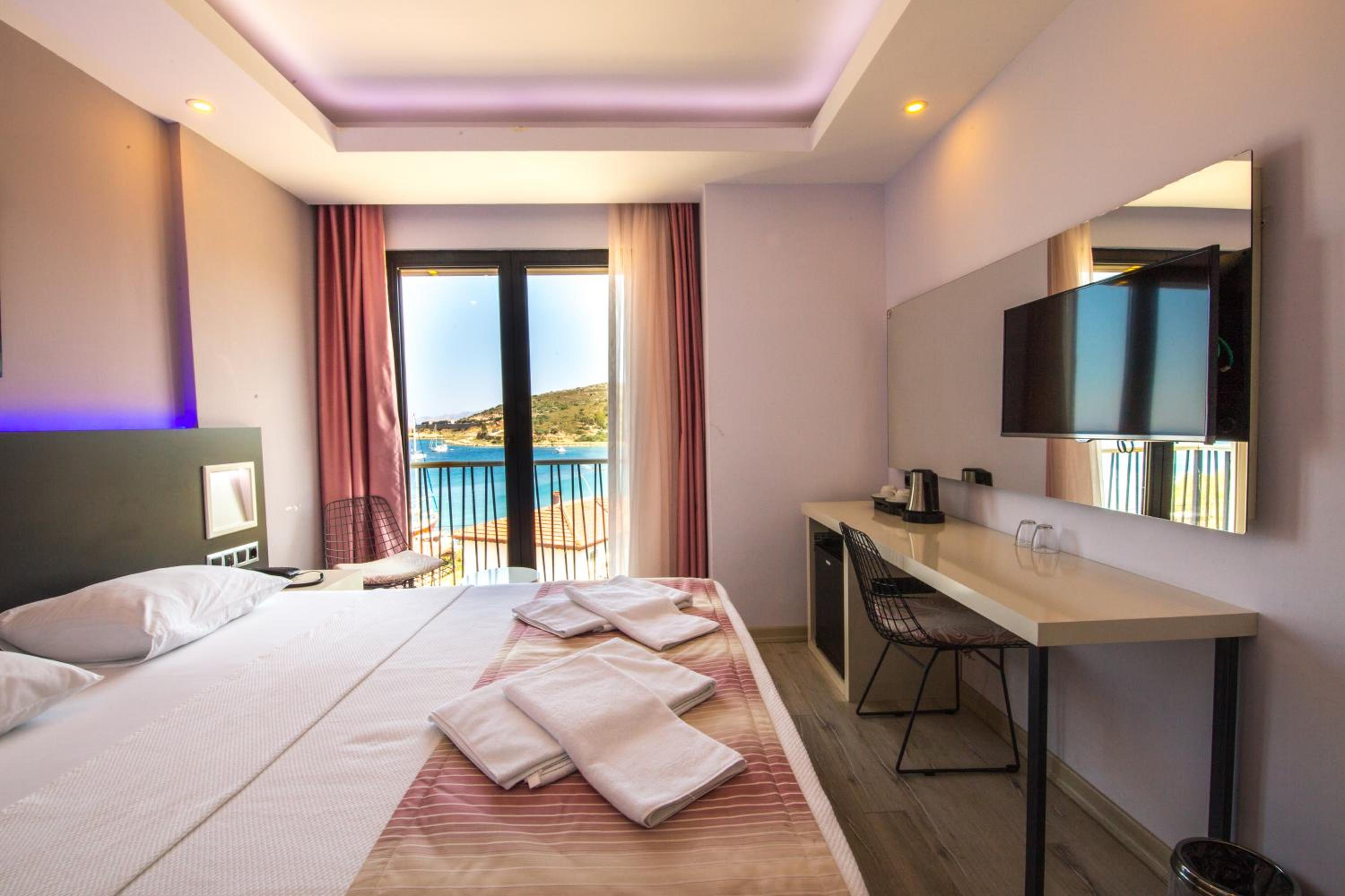 غرفة بسرير مزدوج بإطلالة على البحر، Datca Sapphire Hotel 4/9