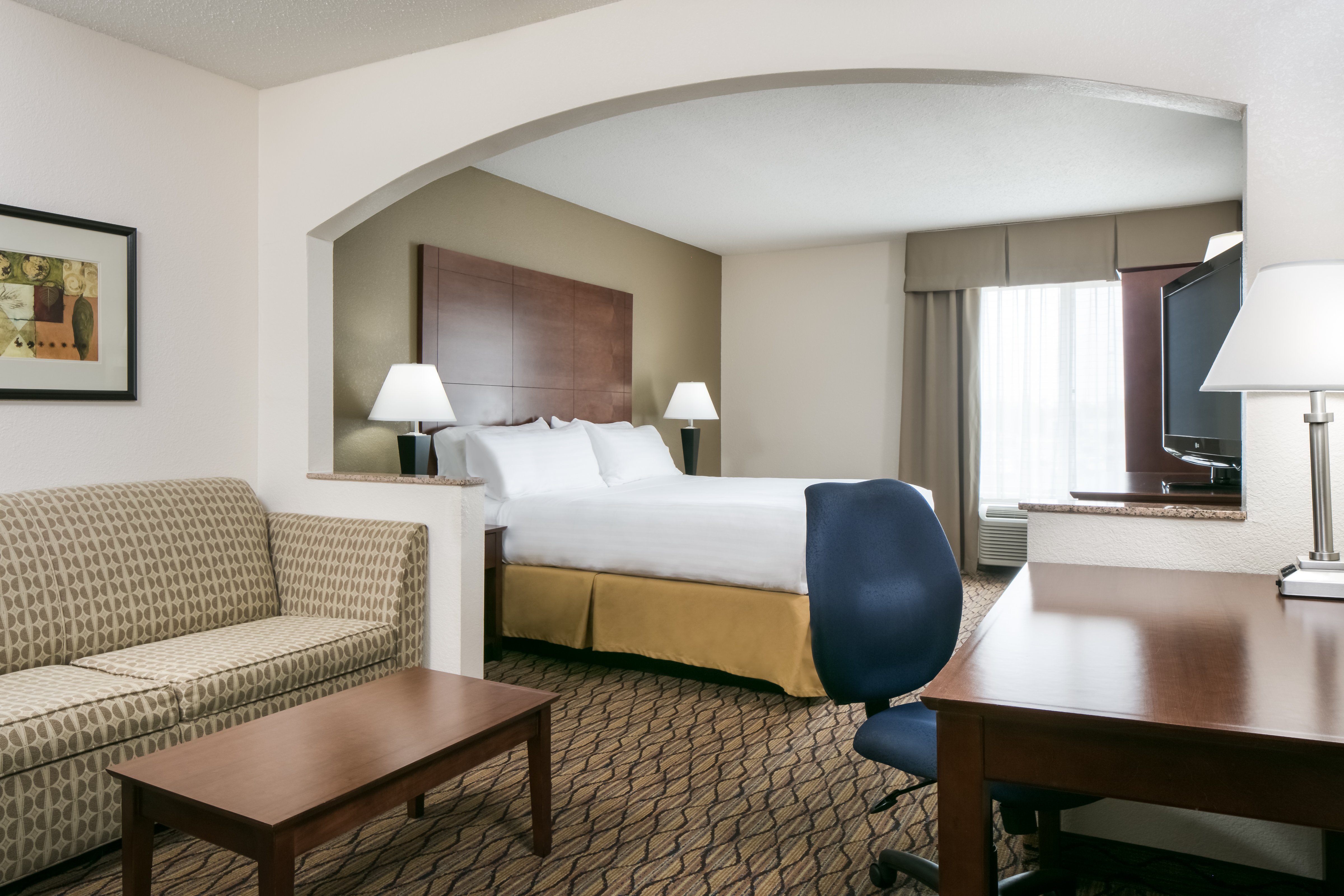 Holiday Inn Express Hotel Suites Clinton 17/50