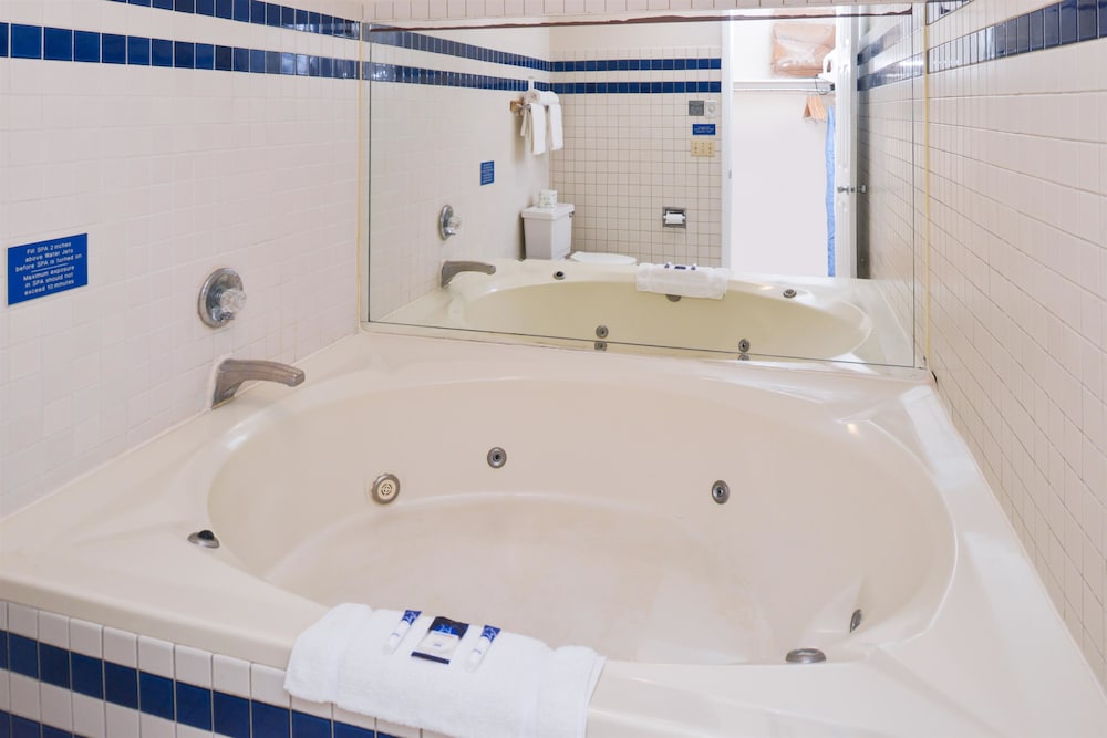 Americas Best Value Inn-Plattsburgh 26/40