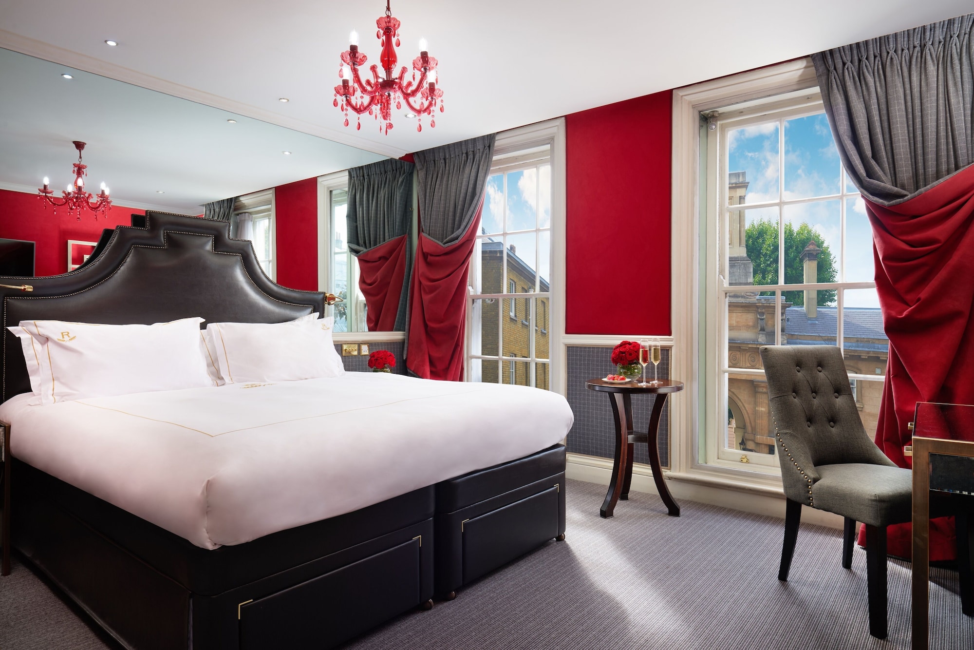 MEWS, ROYAL, KING BED, WITH VIEW