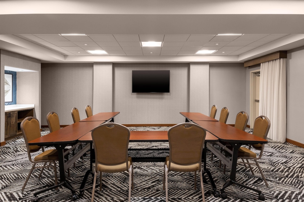 Hyatt Place Sterling Dulles Airport North 48/59
