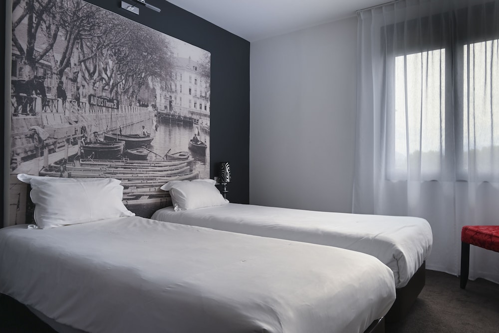 Ancor Hotel 4/50