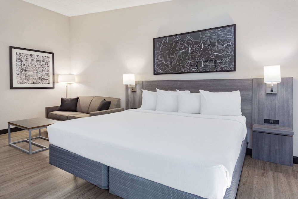 Ramada by Wyndham Hartford North / Bradley Airport 9/48