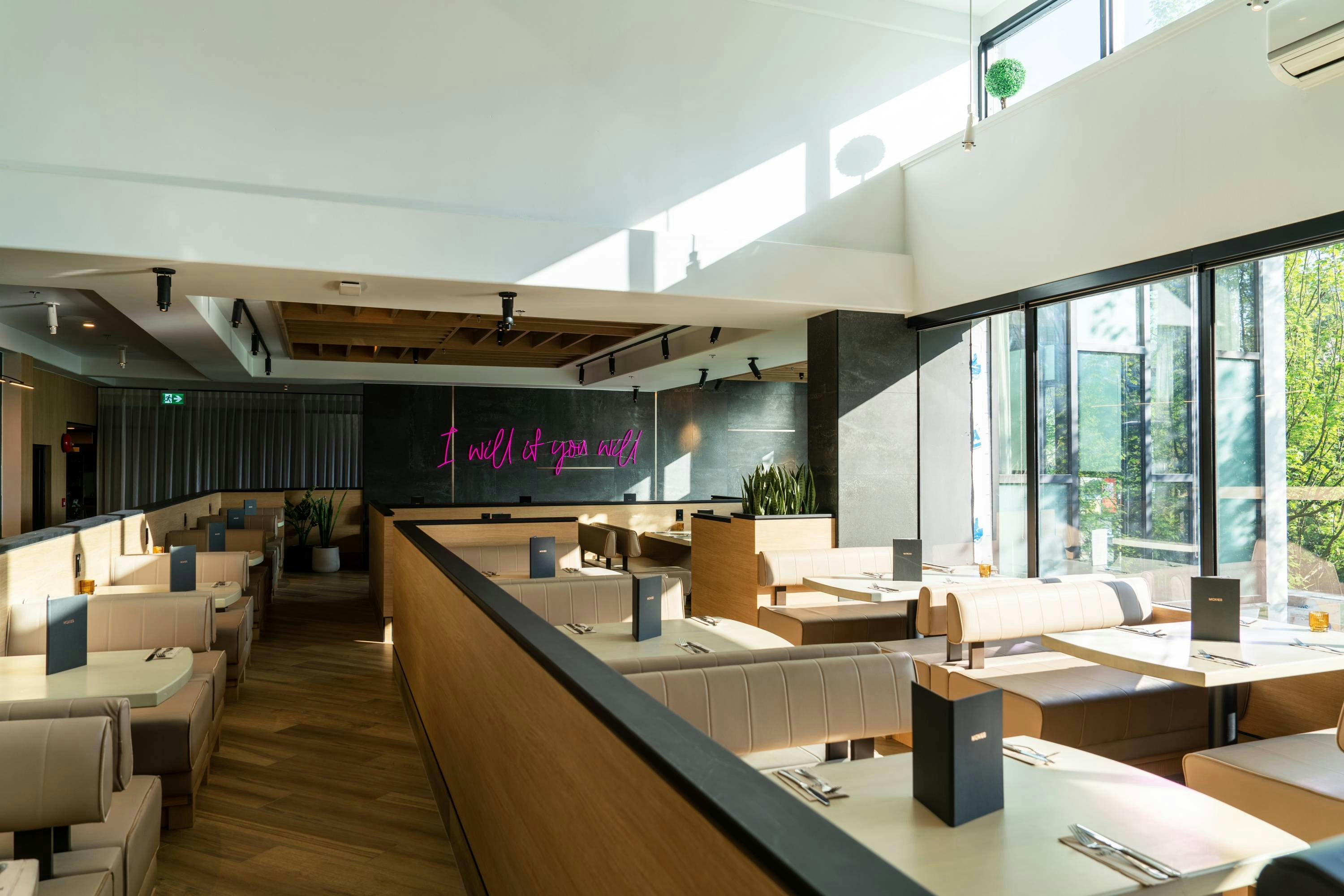 Sandman Hotel Vancouver Downtown 40/40