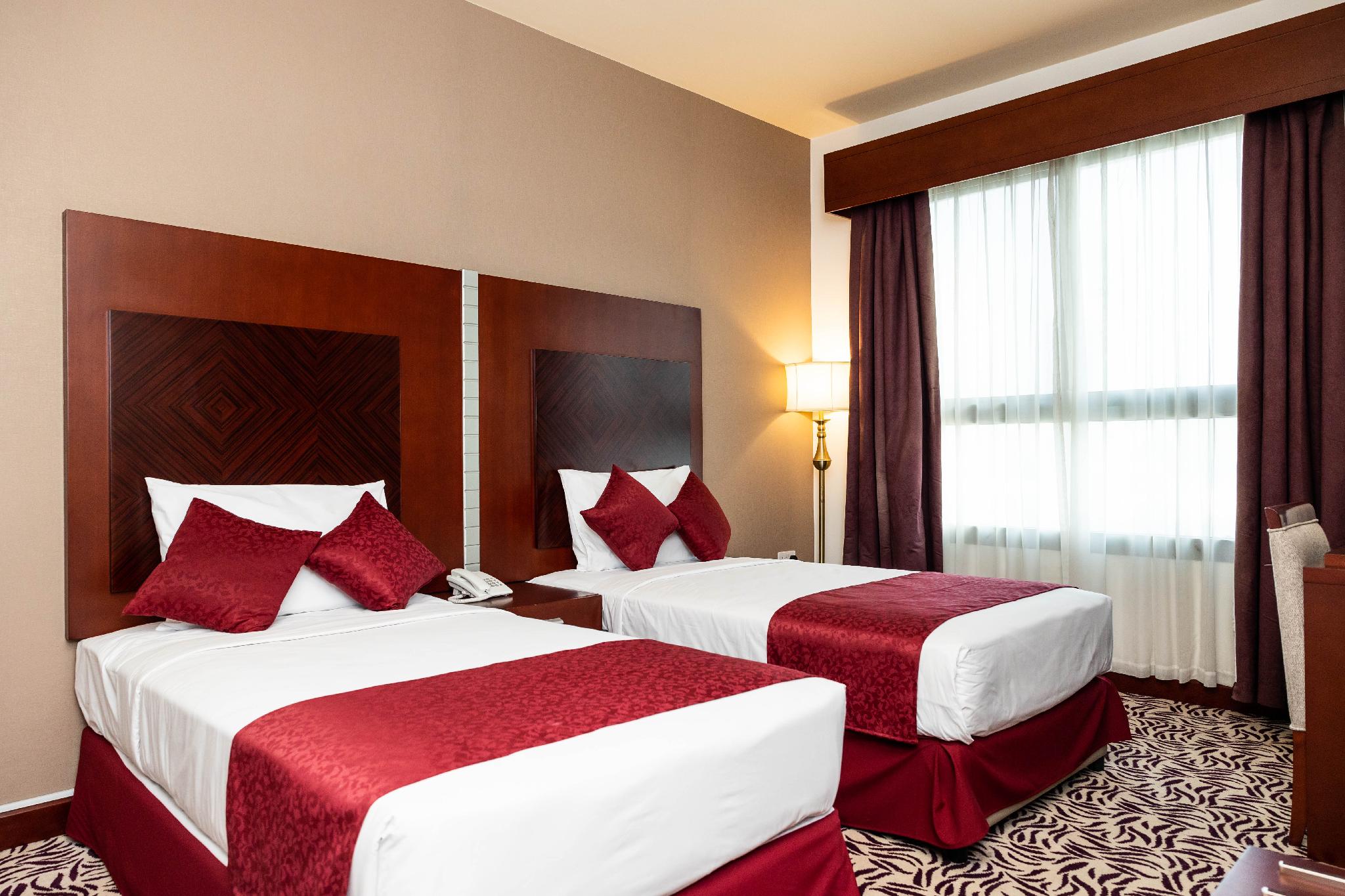 MRA Grand Hotel 23/33
