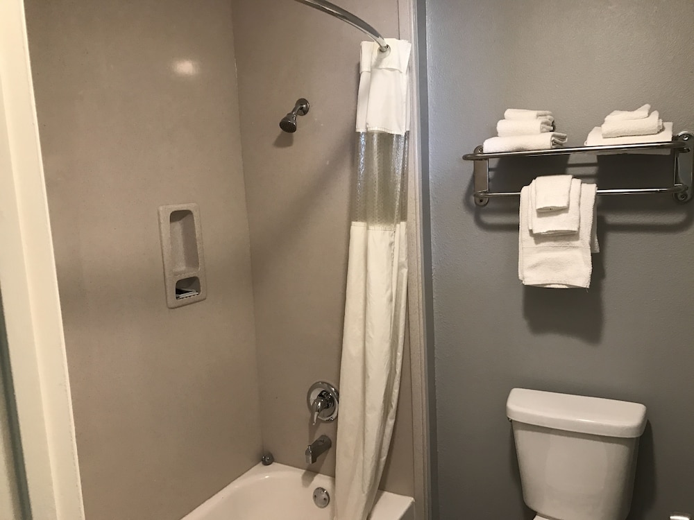 Express Inn Weslaco Mercedes 9/46