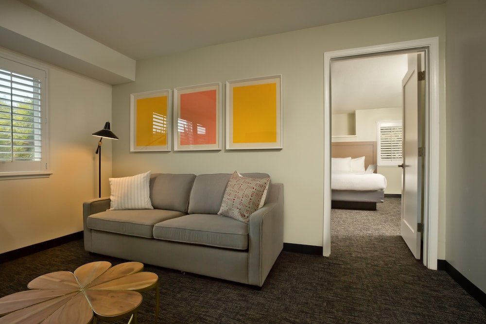 Crestview Hotel 35/47