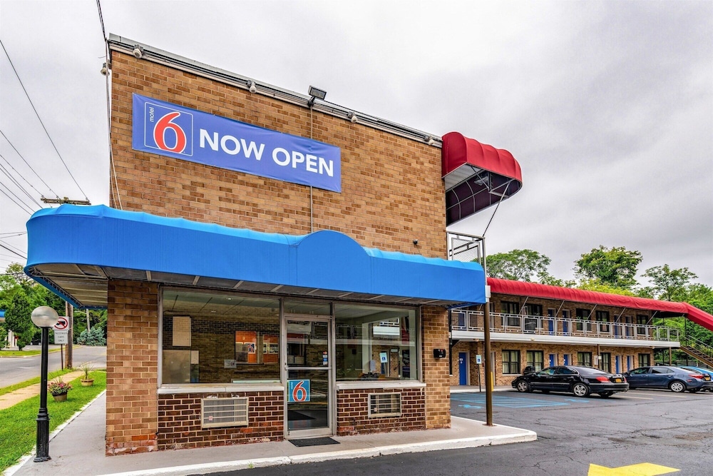 Motel6 Elmsford, NY - White Plains in ELMSFORD - NY