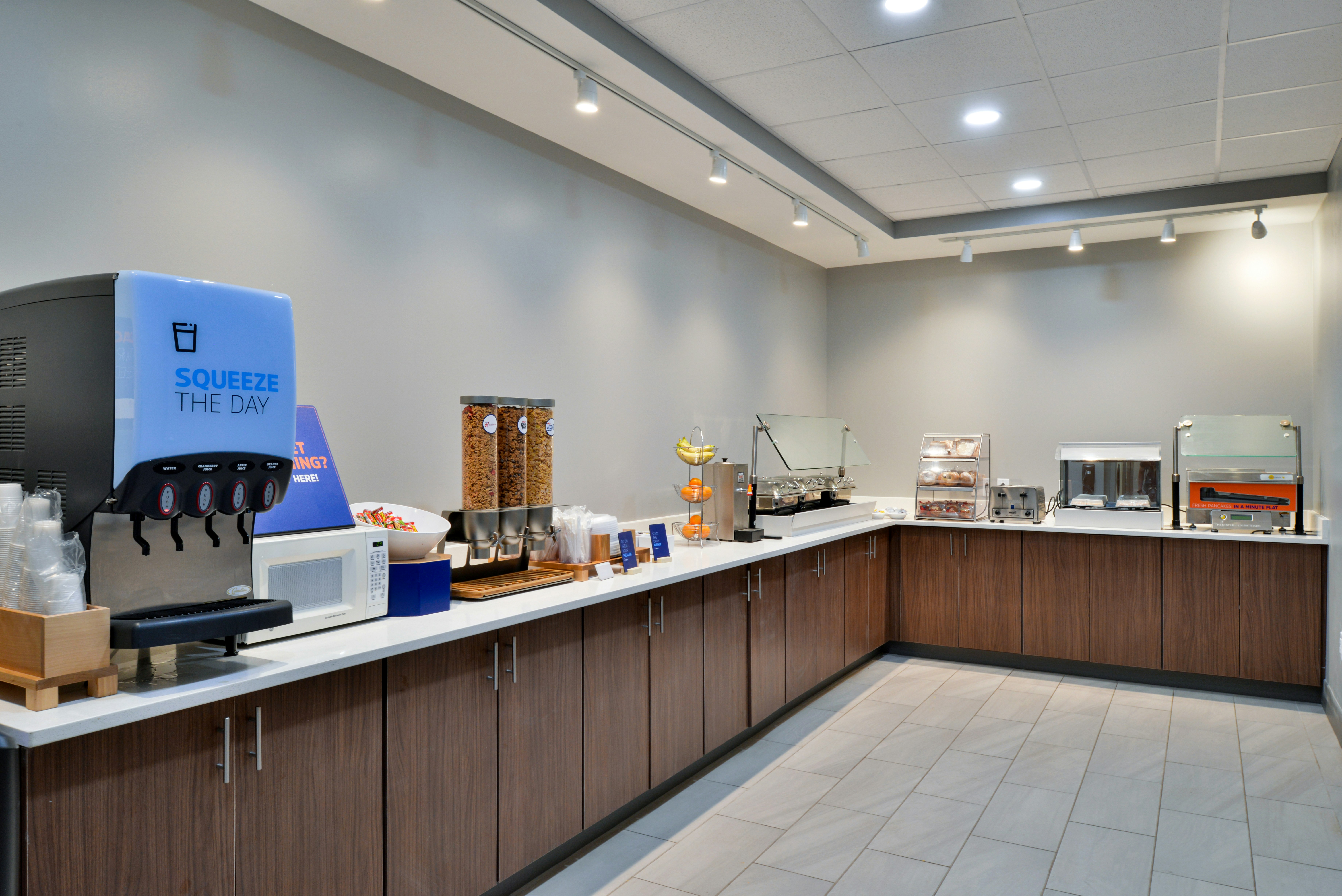 Holiday Inn Express Winston Salem Downtown West 11/56
