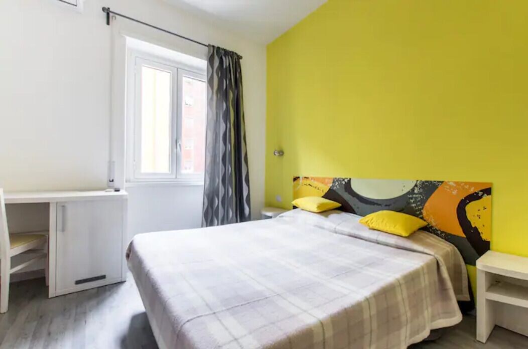 YELLO, DELUXE, DOUBLE BED