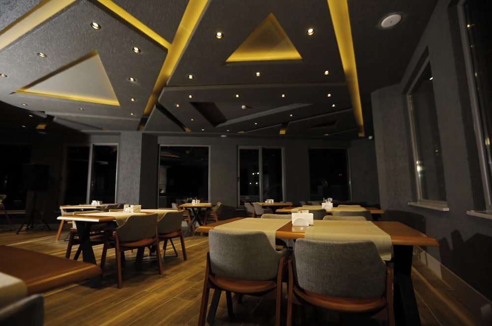 The Erzurum Hotel 35/50