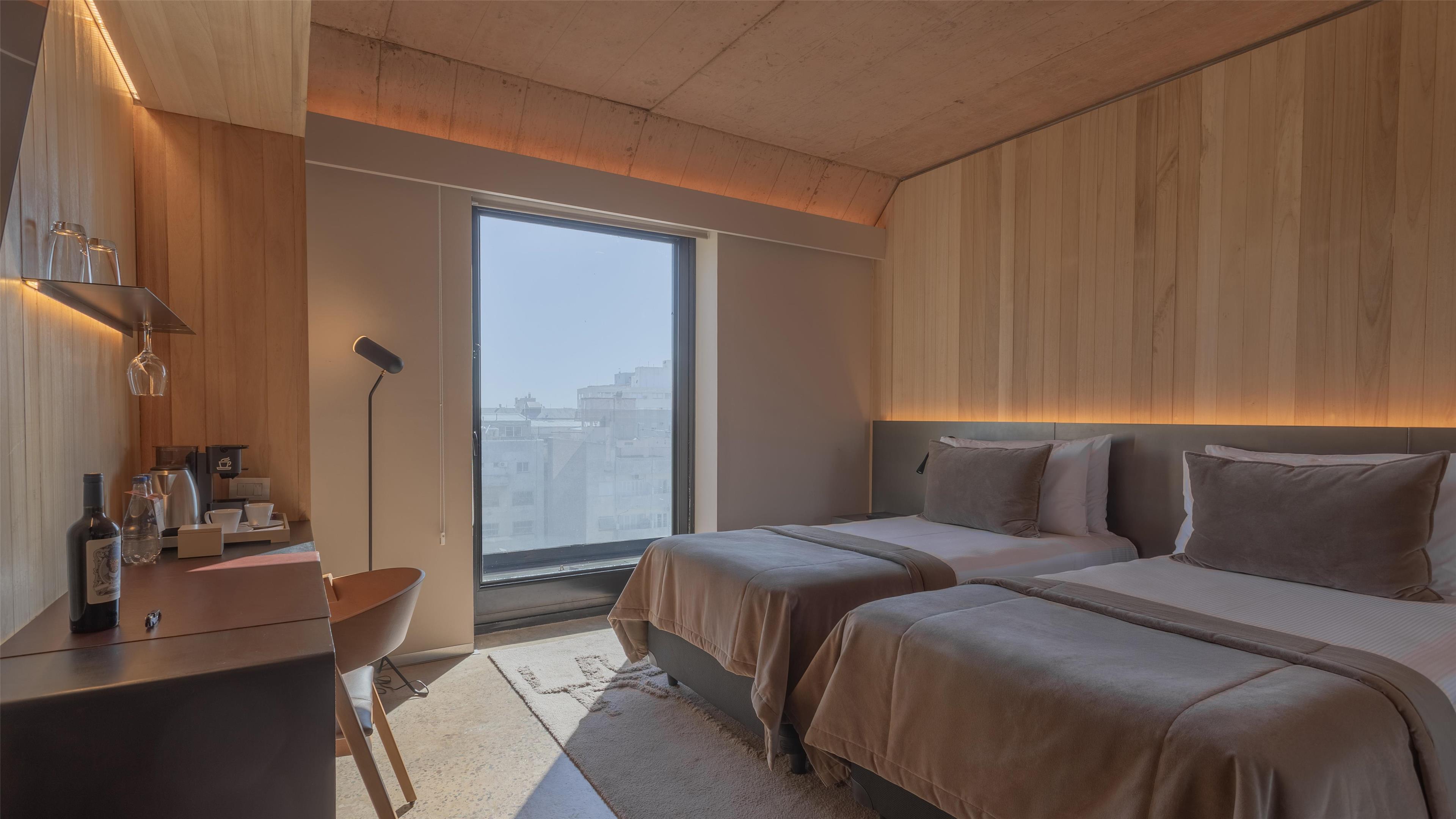 GUEST ROOM, TWIN BEDS