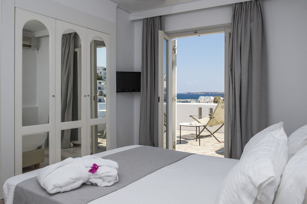 1 BEDROOM, JUNIOR SUITE, SEA VIEW, BALCONY