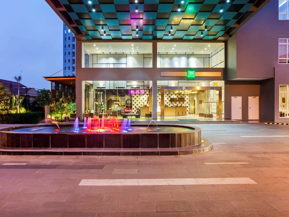 Ibis Styles Bekasi Jatibening 1/72