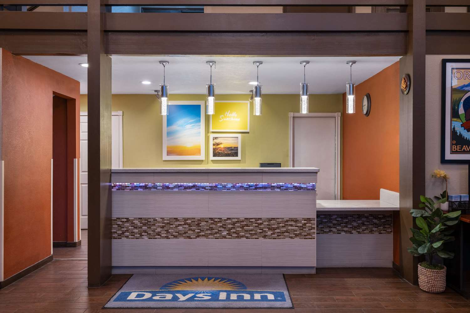 Lobby at Days Inn by Wyndham Klamath Falls, KLAMATH FALLS - OR