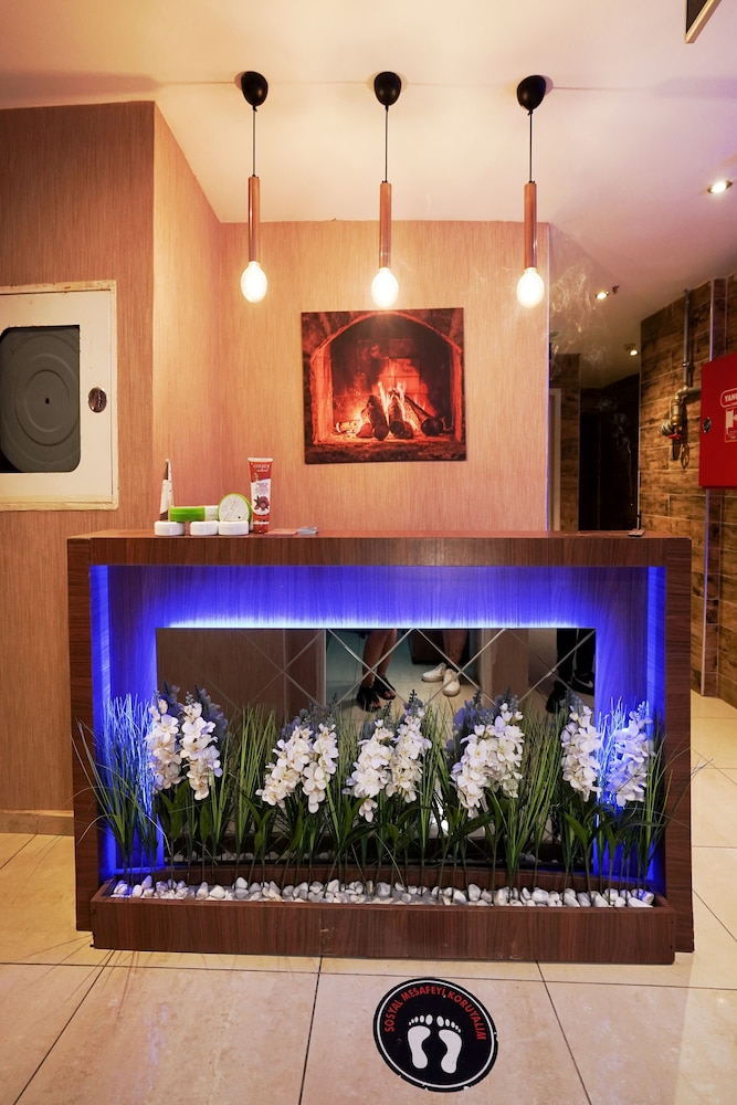 Atro Hotel 5/44