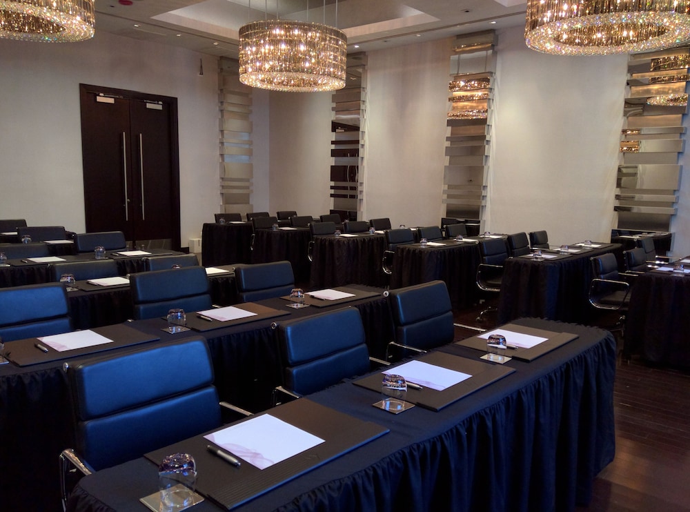 Ivy Boutique Hotel 45/47