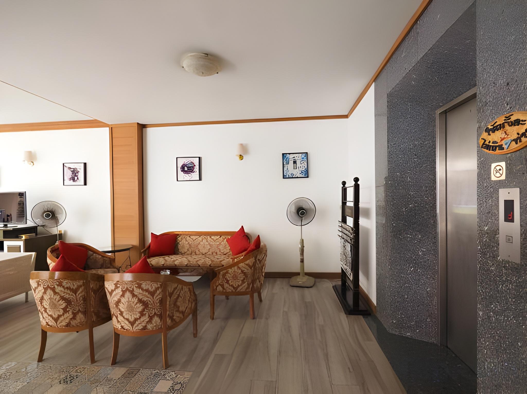 THE PAISIRI HOTEL 34/47