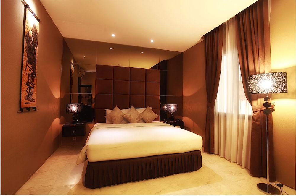 The Palais Dago Hotel 14/55