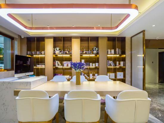 Lavande Hotel (Beijing Guomao) 18/21