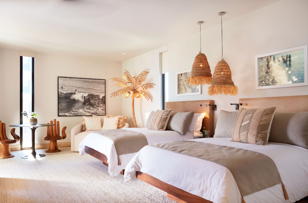 2 Bedrooms, Residence, 1 King and 2 Queen Beds, Coast View