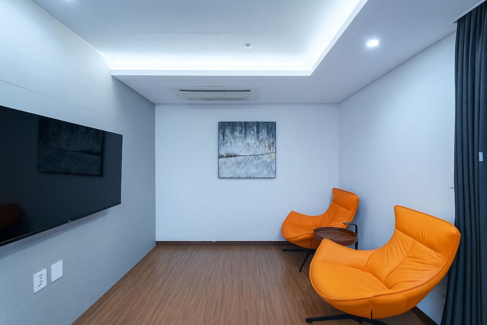Felix by STX Hotel and Suite 24/46