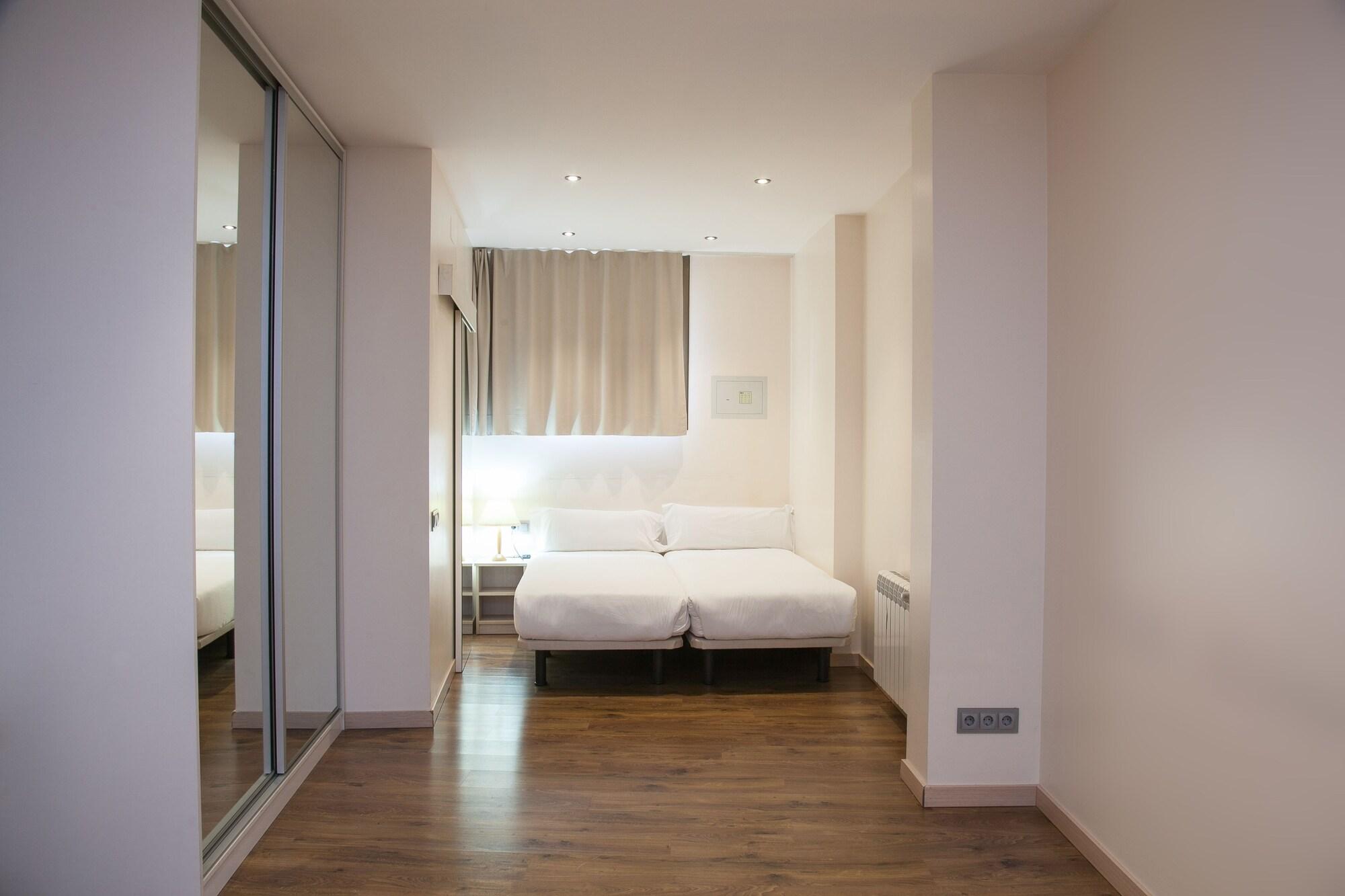 Hostal Excellence 8/29