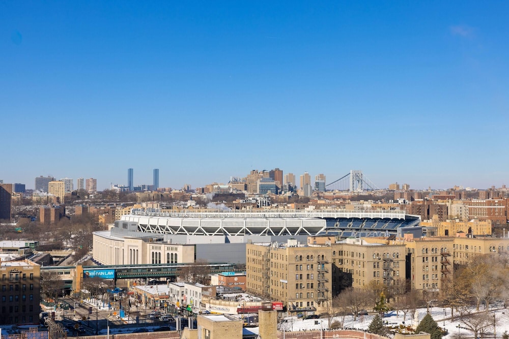 Super 8 by Wyndham Bronx Near Stadium 37/40