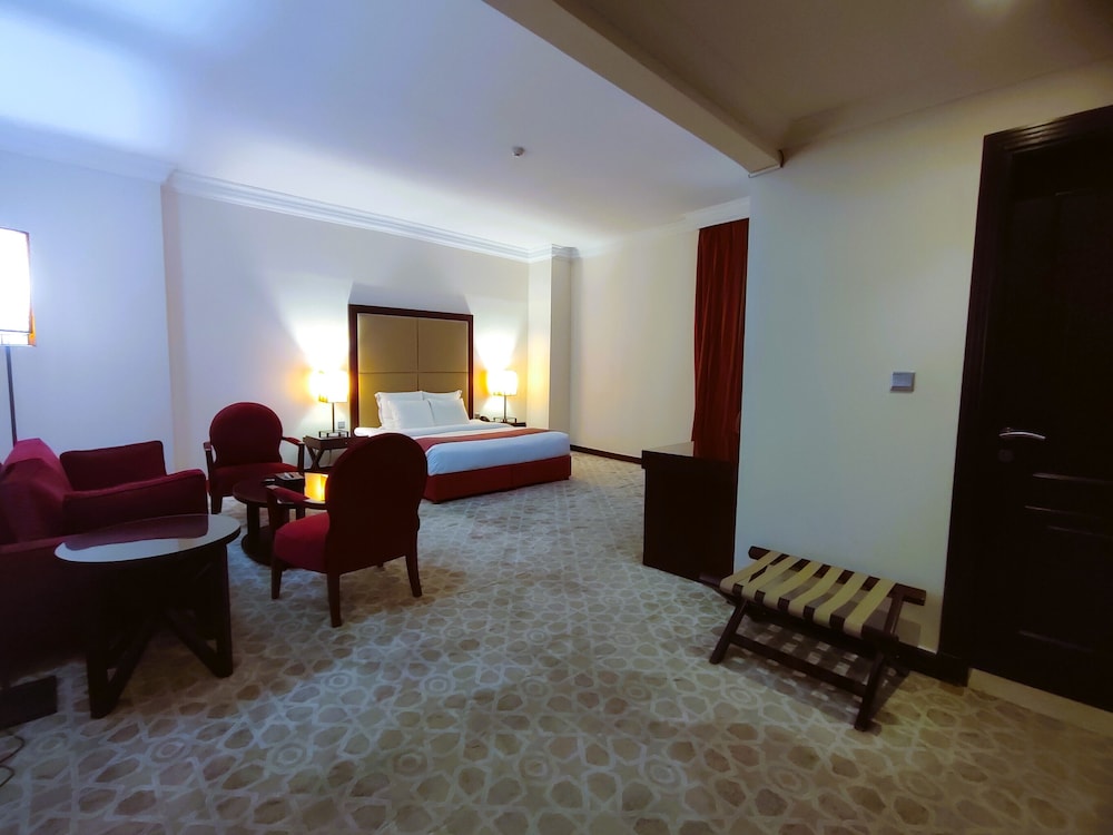 Grand Regal Hotel 36/60