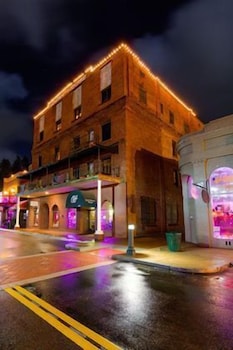 Historic Cary House Hotel 7/51