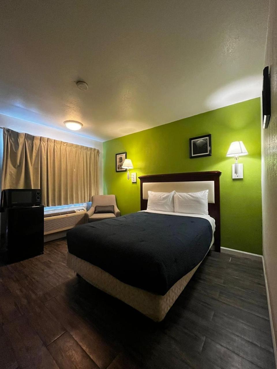 Parkside Inn by PHG - Sweetwater 10/20