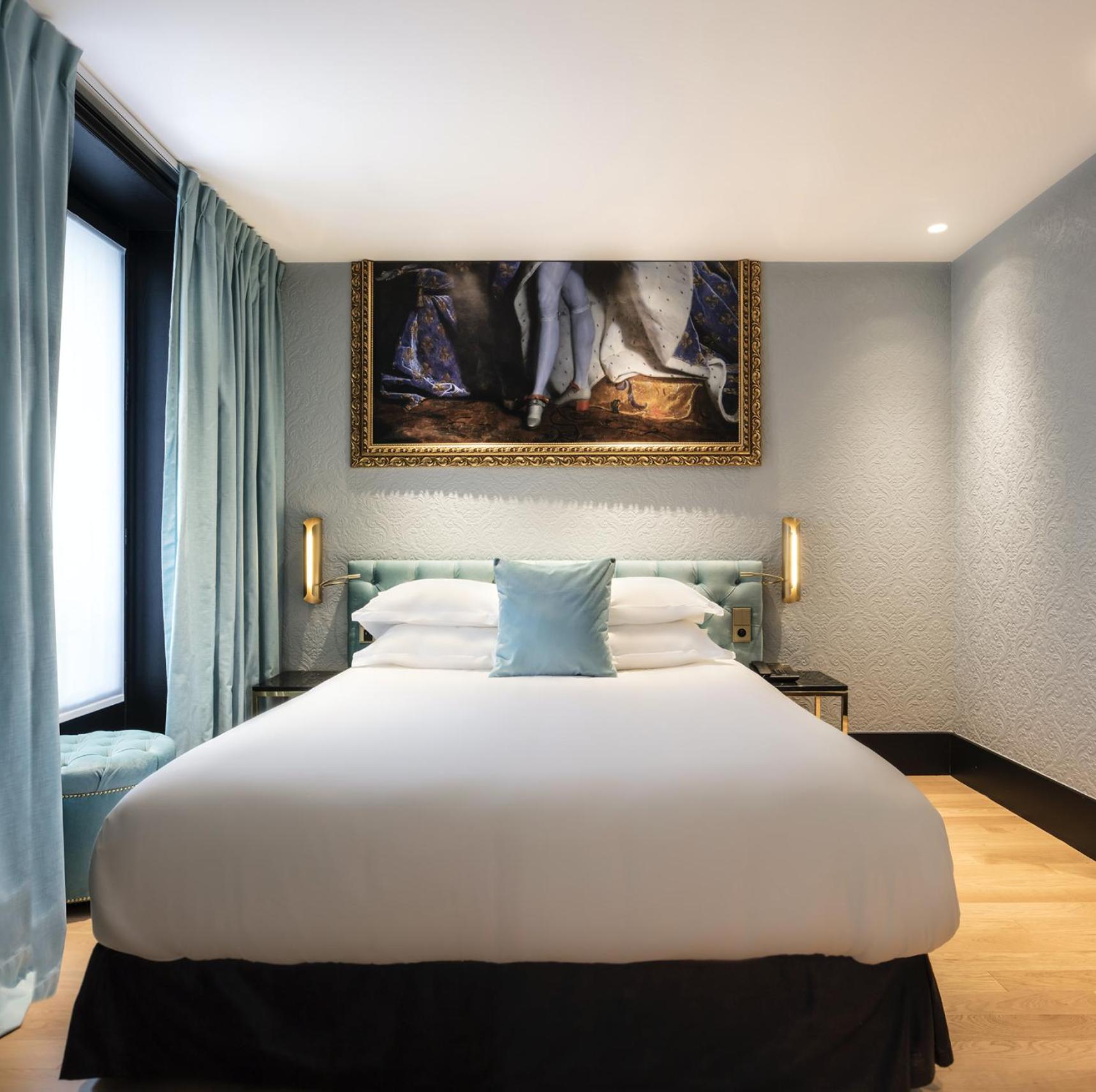 Room, Queen Bed, Eiffel View